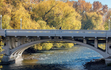 oregon trail memorial bridge